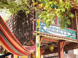 Harry's Ocean House Watukarung Homestay，位于Kalak的