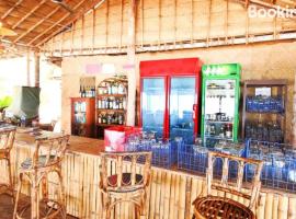 Blue Corner Beach Huts & Restaurant，位于比纳里姆的酒店