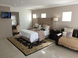 Pongola Road Self Catering Accommodation，位于Uitenhage的酒店