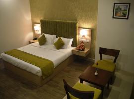 Raj Riveria Hotel，位于Mūvattupula的酒店