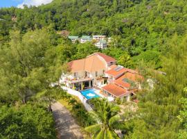 Carana Hilltop Villa Seychelles，位于Glacis的酒店
