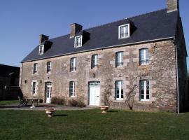 La Vieille Foulonnière : Une maison de famille au coeur de la campagne du Mont-saint-Michel，位于蓬托尔松的度假屋