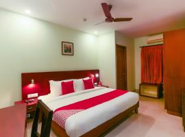OYO 44038 Hotel New Castle，位于德里久尔的酒店