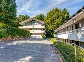 B&B HOTEL Louveciennes，位于路维希恩的酒店