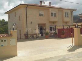 Hotel Rural Puerta de Caderechas，位于Terminón的酒店