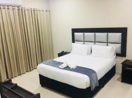 Hotel Puerto，位于德班的酒店