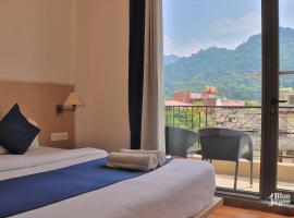 The Blue Jay Hostel - Dorms & Rooms，位于瑞诗凯诗的酒店