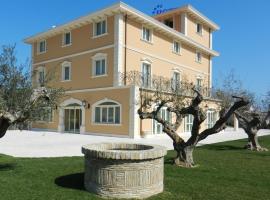 米开朗基罗别墅酒店，位于圣安杰洛城的酒店