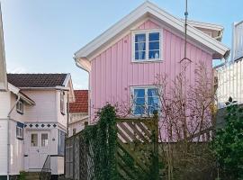 4 person holiday home in GRUNDSUND，位于Grundsund的酒店