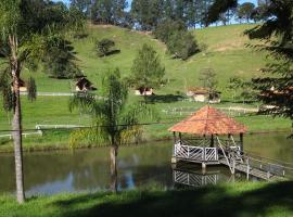 Pousada Colar de Ouro Chalés，位于库尼亚的住宿加早餐旅馆