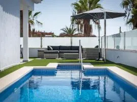 Luxurious 5* VILLA - 300M2 - private HEATED pool - garage - WiFi