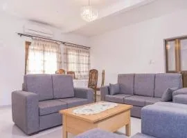 Appartement F4 Climatisé RDC à Totsi près de la maison ADEBAYOR