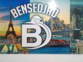 Bensedjad du tourisme et des voyages，位于Sidi Bel Abbès的酒店
