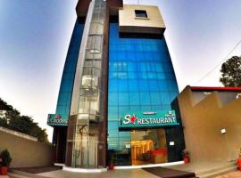 Hotel Hilal，位于Bārdoli的酒店