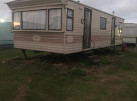 Caravan To Hire In Dymchurch，位于迪姆彻奇的酒店