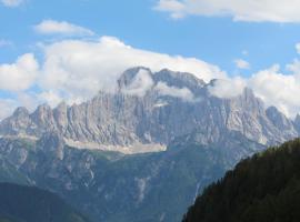 Cesa DOLOMITI，位于罗卡皮耶托雷的酒店