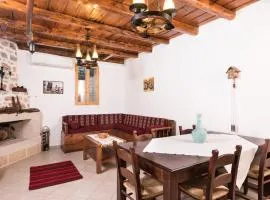 ARADENA TRADITIONAL House 2