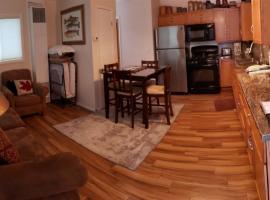 Birch Creek #1 - 1BR/1BA - Down Canyon，位于六月湖的酒店