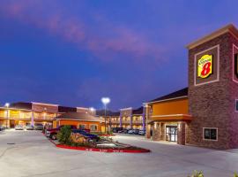 Super 8 by Wyndham Houston Northwest Cypress，位于赛普里斯的酒店