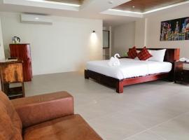 Nirvana Resort Puerto Galera，位于波尔多&middot;格尼拉的带热水浴缸的酒店