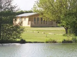 Woodpecker Lodge - Brook Meadow - sleeps 4 plus 2 - no pets