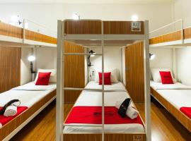 RedDoorz Hostel @ Dago 2，位于万隆的酒店