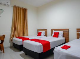 RedDoorz near Living Plaza Purwokerto，位于普禾加多的酒店