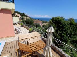 Belvedere ,Pyrgi,Corfu ,stunning Ipsos bay view，位于Ágios Márkos的度假屋