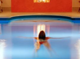 Seehotel Am Neuklostersee，位于Neukloster的酒店