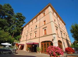 阿拉罗卡会议、餐厅及酒店，位于巴扎诺的酒店