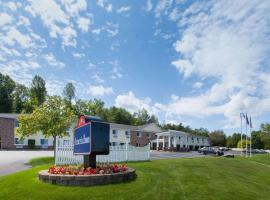 AmericInn by Wyndham Petoskey，位于佩托斯基的酒店