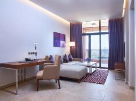 Mercure Dubai Barsha Heights Hotel Suites And Apartments，位于迪拜特考姆的酒店