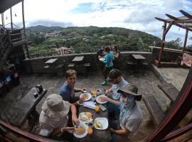 俯瞰海景住宿加早餐旅馆，位于蒙泰韦尔德哥斯达黎加的住宿加早餐旅馆
