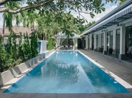 La Riva Boutique Hotel