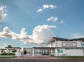 Arizona Sunset Inn & Suites