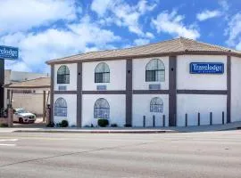 Travelodge by Wyndham Harbor City