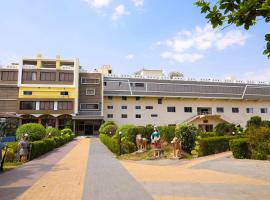 Hotel Sunrise N Resorts，位于那格浦尔的酒店