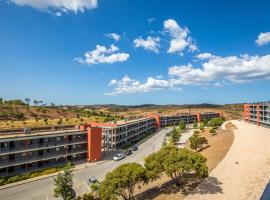Algarve Race Resort - Apartments，位于波尔蒂芒阿尔加威国际赛马场附近的酒店