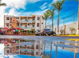马尔索尔拉斯帕尔马斯套房酒店，位于瓜亚比托斯的公寓式酒店