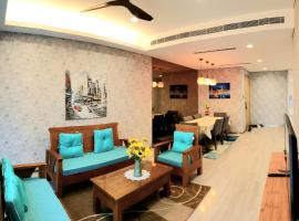 LUXURIOUS EXQUISITE SEAVIEW PRIVATE MARINA CONDOMINIUM，位于努沙再也的公寓