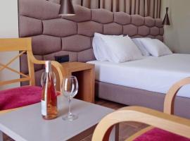 Pilo Lala Garden，位于迪夫亚卡的酒店