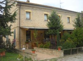 阿尔卡苏拉里酒店，位于科里纳尔多的酒店