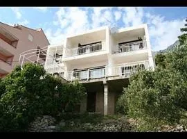 Apartments Vedra- free parking and close to the beach
