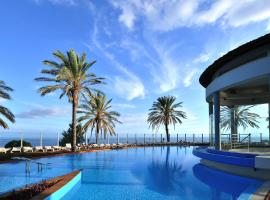 Pestana Grand Ocean Resort Hotel，位于丰沙尔的度假村