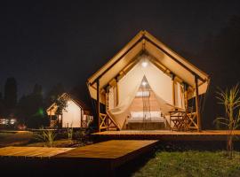 ForRest Glamping，位于班斯卡 - 什佳夫尼察的豪华帐篷营地