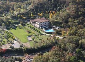 Villa Arcadio，位于萨罗的带泳池的酒店