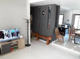 新阁楼现代度假屋