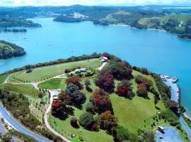 Waiheke Island Vineyard Holiday Houses