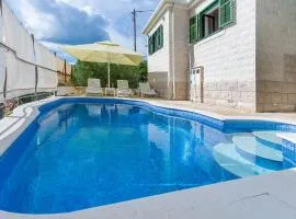 Villa Holiday home Zvecanje