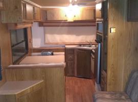 Gulf Coast RV Park，位于Shoreline Park的酒店